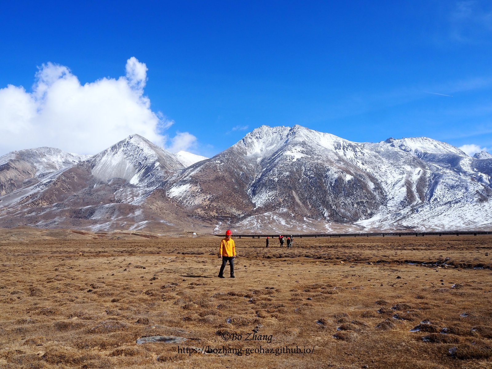Rock avalanche deposit field setting